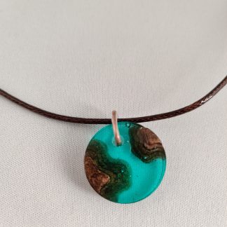 River bottom necklace - small round blue