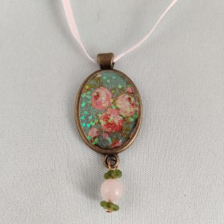 Antique Look Roses Necklace